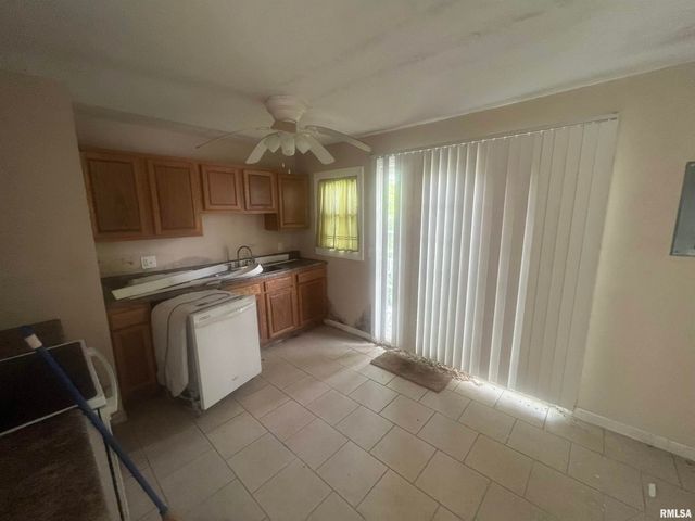 2335 RAMSEY Avenue, Springfield, IL 62702
