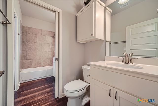 507 Venture Boulevard, Point Venture, TX 78645