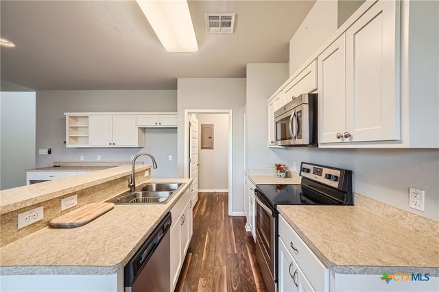 507 Venture Boulevard, Point Venture, TX 78645