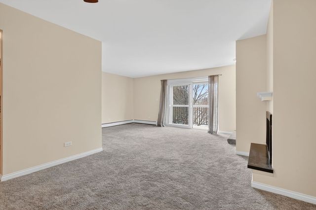 751 S Dwyer Avenue F, Arlington Heights, IL 60005