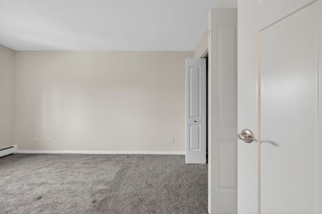 751 S Dwyer Avenue F, Arlington Heights, IL 60005