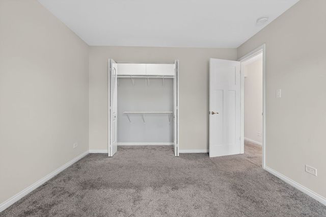 751 S Dwyer Avenue F, Arlington Heights, IL 60005