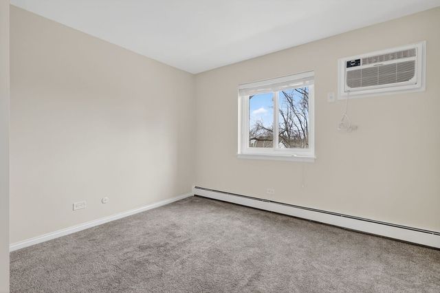 751 S Dwyer Avenue F, Arlington Heights, IL 60005