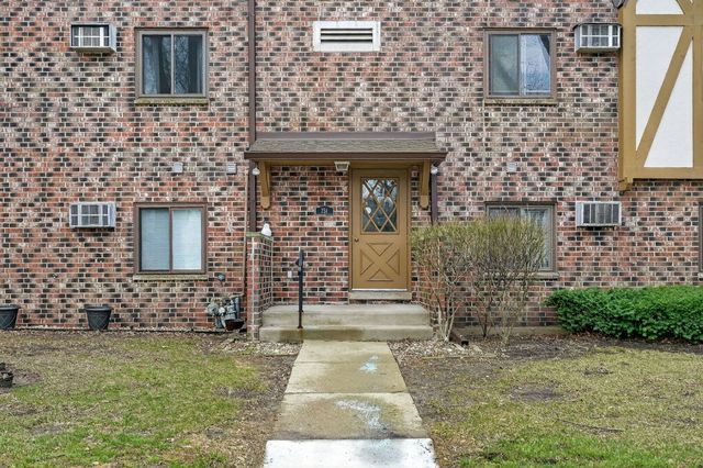 751 S Dwyer Avenue F, Arlington Heights, IL 60005