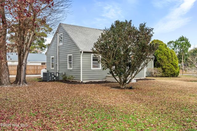 15 Laurel Drive, Wilmington, NC 28405