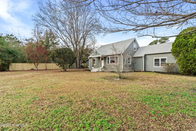 15 Laurel Drive, Wilmington, NC 28405