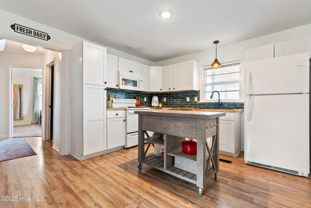 15 Laurel Drive, Wilmington, NC 28405