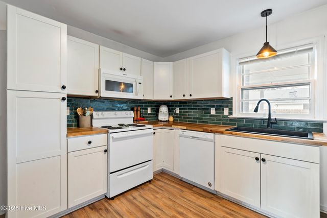 15 Laurel Drive, Wilmington, NC 28405