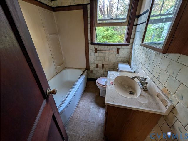 8280 Turner Rd, Henrico, VA 23231