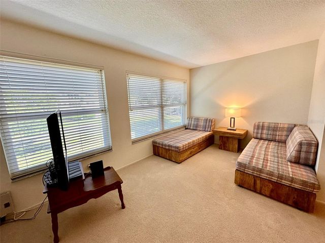 2100 WORLD PARKWAY BOULEVARD 48, Clearwater, FL 33763