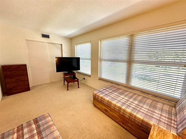 2100 WORLD PARKWAY BOULEVARD 48, Clearwater, FL 33763