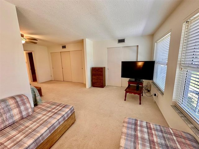 2100 WORLD PARKWAY BOULEVARD 48, Clearwater, FL 33763