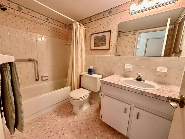 2100 WORLD PARKWAY BOULEVARD 48, Clearwater, FL 33763