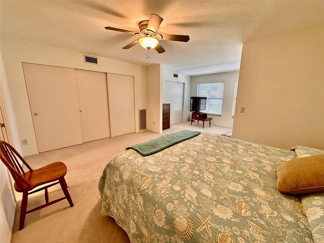 2100 WORLD PARKWAY BOULEVARD 48, Clearwater, FL 33763