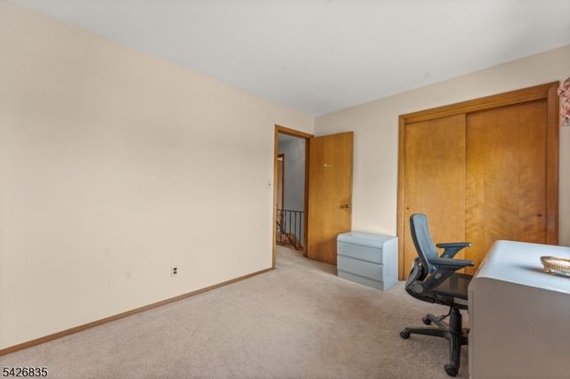 72 Pilgrim Dr, Clifton City, NJ 07013