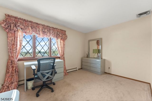 72 Pilgrim Dr, Clifton City, NJ 07013