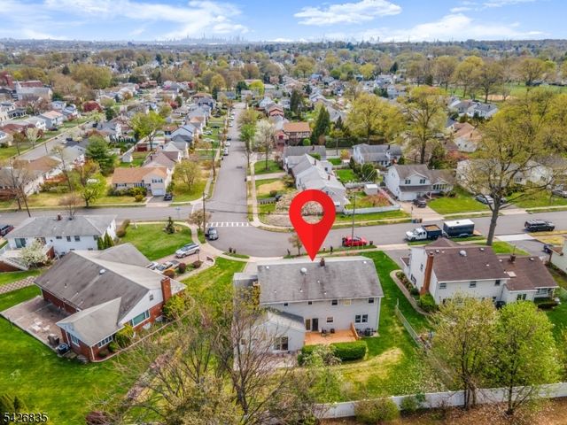 72 Pilgrim Dr, Clifton City, NJ 07013