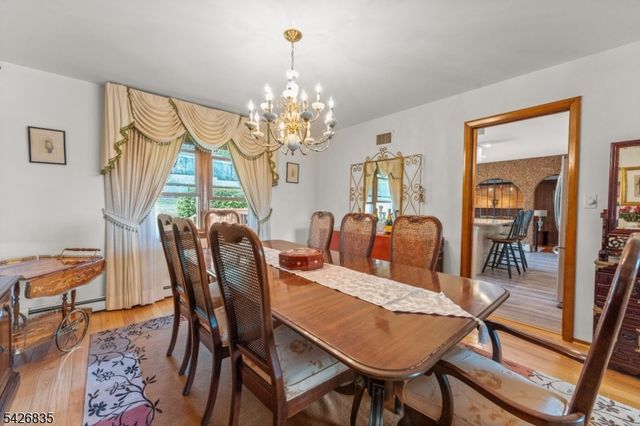 72 Pilgrim Dr, Clifton City, NJ 07013