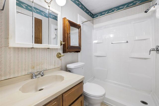 2303 Carolyn DR, Taylor, TX 76574