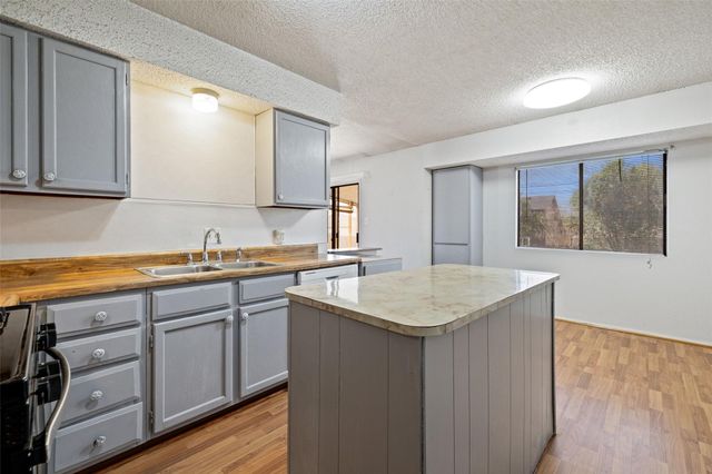 2303 Carolyn DR, Taylor, TX 76574