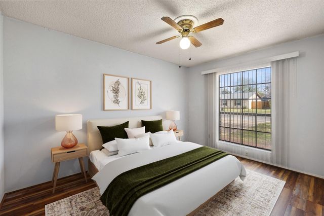 2303 Carolyn DR, Taylor, TX 76574