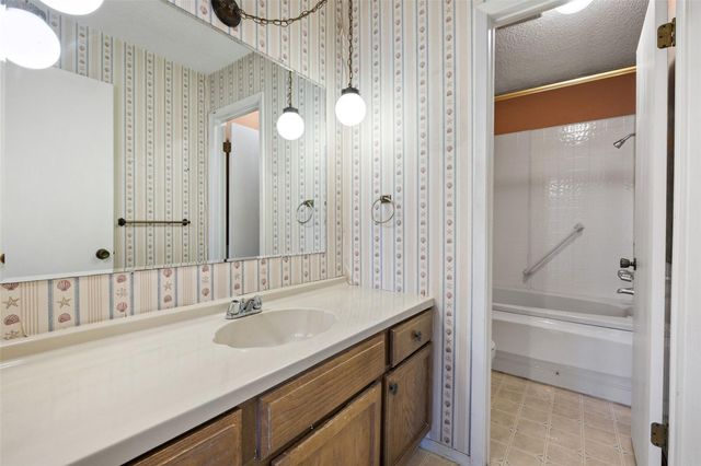 2303 Carolyn DR, Taylor, TX 76574