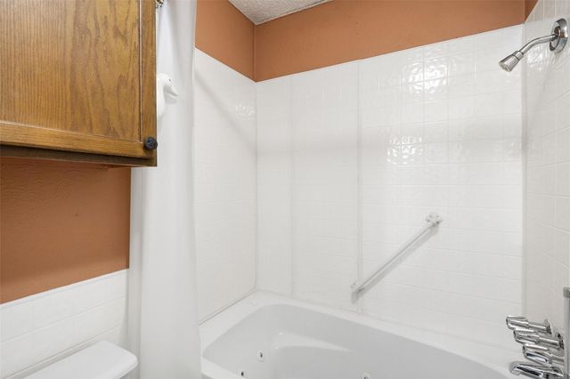 2303 Carolyn DR, Taylor, TX 76574