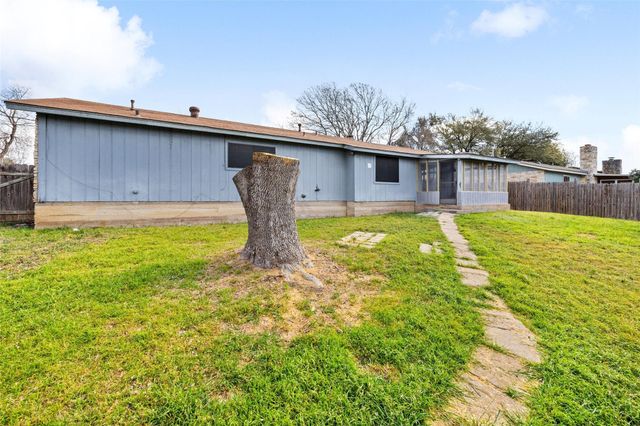 2303 Carolyn DR, Taylor, TX 76574