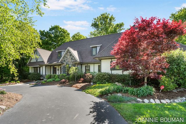 15611 River Woods Drive, West Olive, MI 49460