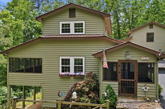 946 Laurel Circle, Blue Ridge, GA 30513