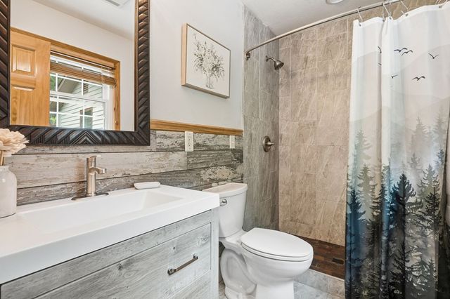 946 Laurel Circle, Blue Ridge, GA 30513