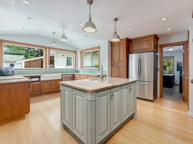 745 S 21ST Pl, Ridgefield, WA 98642