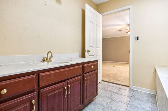 805 Shady Bluff Trl, Clarksville, TN 37043