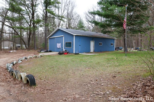 7074 Holton-Duck Lake Road, Holton, MI 49425