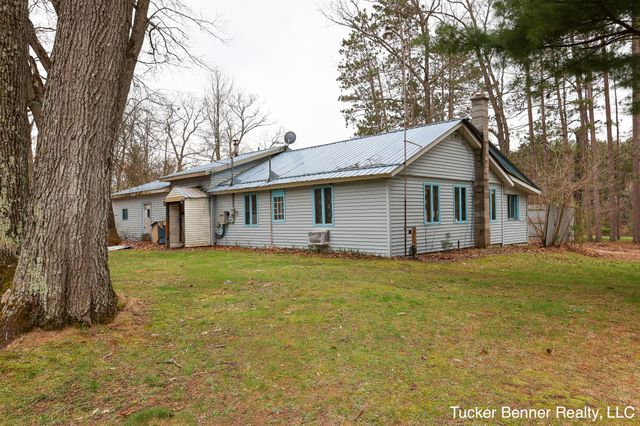 7074 Holton-Duck Lake Road, Holton, MI 49425