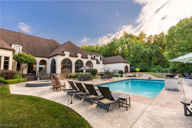 8633 Fulton Drive NW, Massillon, OH 44646