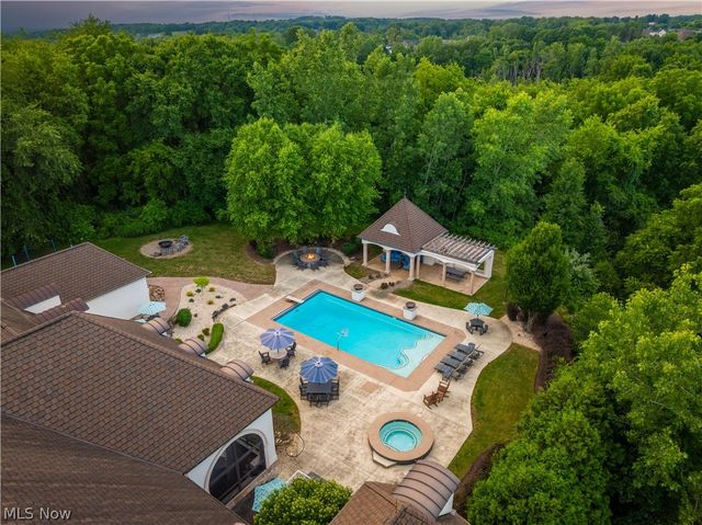 8633 Fulton Drive NW, Massillon, OH 44646