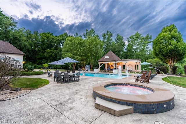 8633 Fulton Drive NW, Massillon, OH 44646