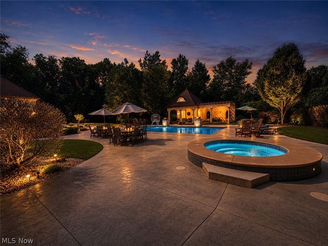 8633 Fulton Drive NW, Massillon, OH 44646