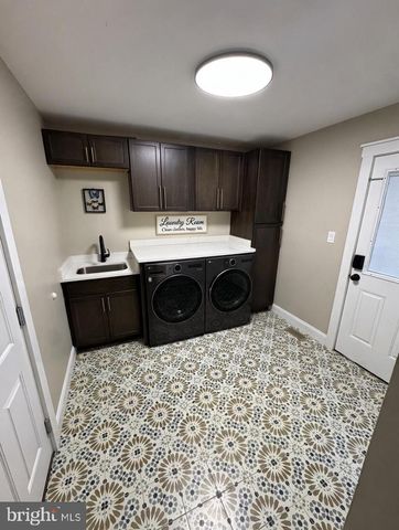 36 CURRANT DR, Newark, DE 19702