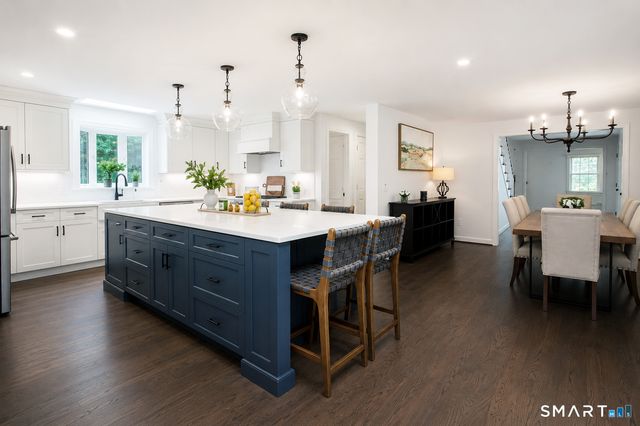 45 Wyngate, Simsbury, CT 06070