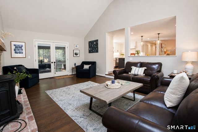 45 Wyngate, Simsbury, CT 06070