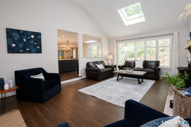 45 Wyngate, Simsbury, CT 06070