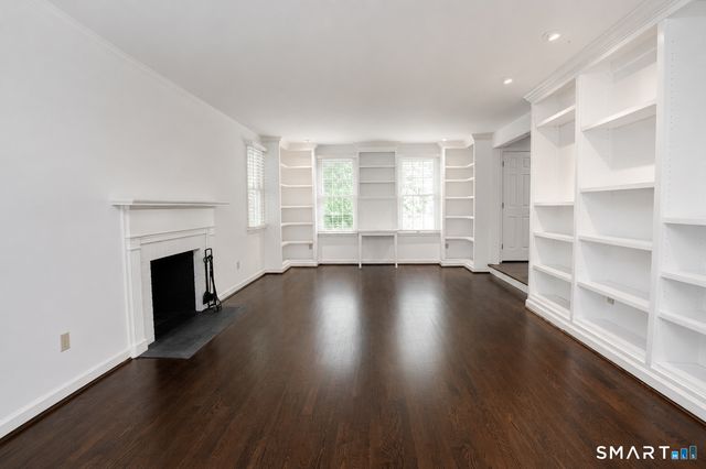 45 Wyngate, Simsbury, CT 06070