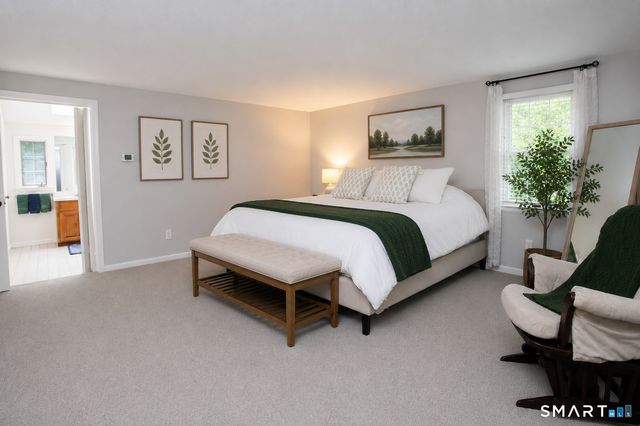 45 Wyngate, Simsbury, CT 06070