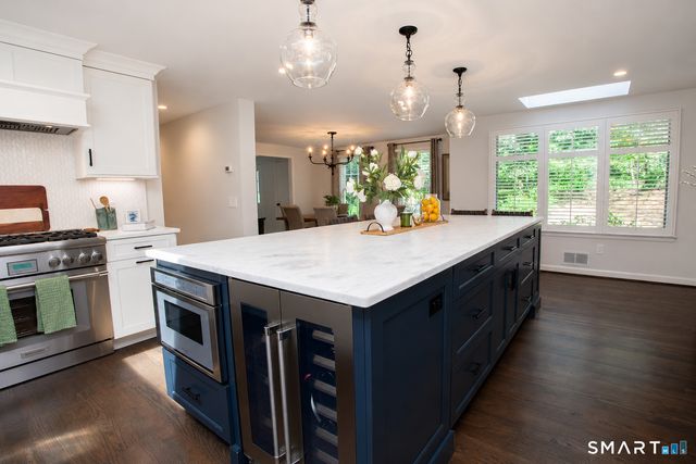 45 Wyngate, Simsbury, CT 06070