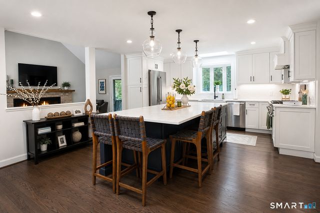 45 Wyngate, Simsbury, CT 06070