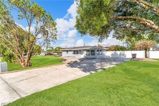1012 Monroe DR, Lehigh Acres, FL 33936