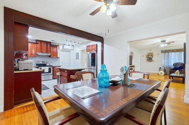 7096 54TH AVENUE N, St Petersburg, FL 33709