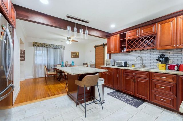 7096 54TH AVENUE N, St Petersburg, FL 33709